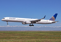 UNITED_757-300_N74856_DEN_0619_2_JP_small.jpg