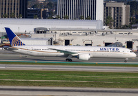 UNITED_787-10_N14001_LAX_0119B_JP__smalljpg.jpg