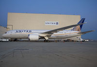 UNITED_787_N27903_LAX_0213T_JP_small.jpg