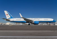 Filename=USAF_757-200_90004_LAX_1110B_JP_small1.jpg
Filesize=232KiB
Dimensions=1299x903
Date added=Dec 17, 2015 USAF_757-200_90004_LAX_1110B_JP_small1.jpg