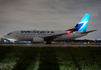 WESTJET_737-700_C-GYWJ_FLL_1213_JP_small.jpg