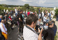 Filename=fraspotters.jpg
Filesize=284KiB
Dimensions=1000x695
Date added=Sep 08, 2010 fraspotters.jpg